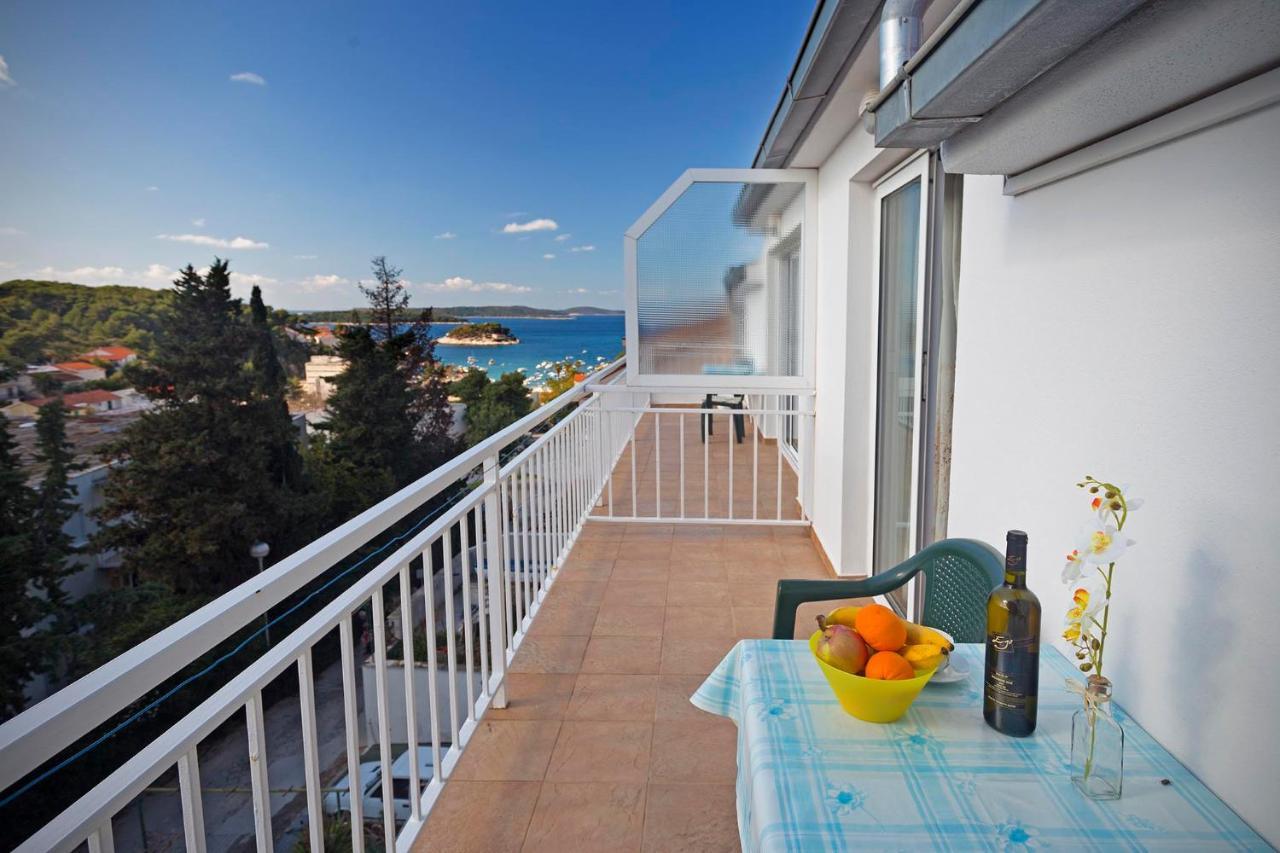 Apartments Dora Hvar Town Esterno foto